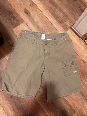 North face woman’s shorts size 10 long